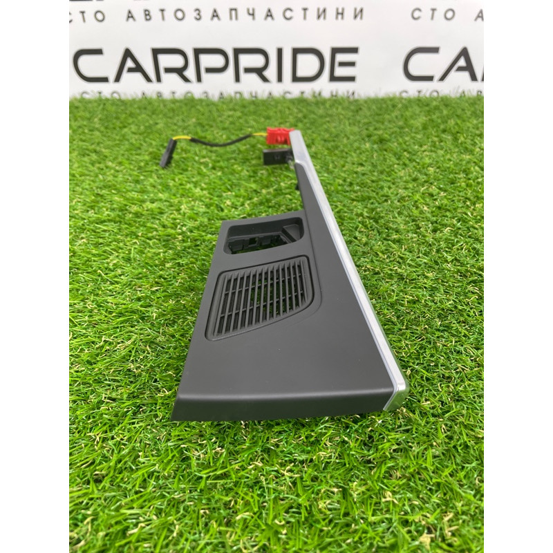 Декоративна накладка карти дверей (салон) Audi A5 F5 2019 2.0 TFSI 8W0959523C6PS