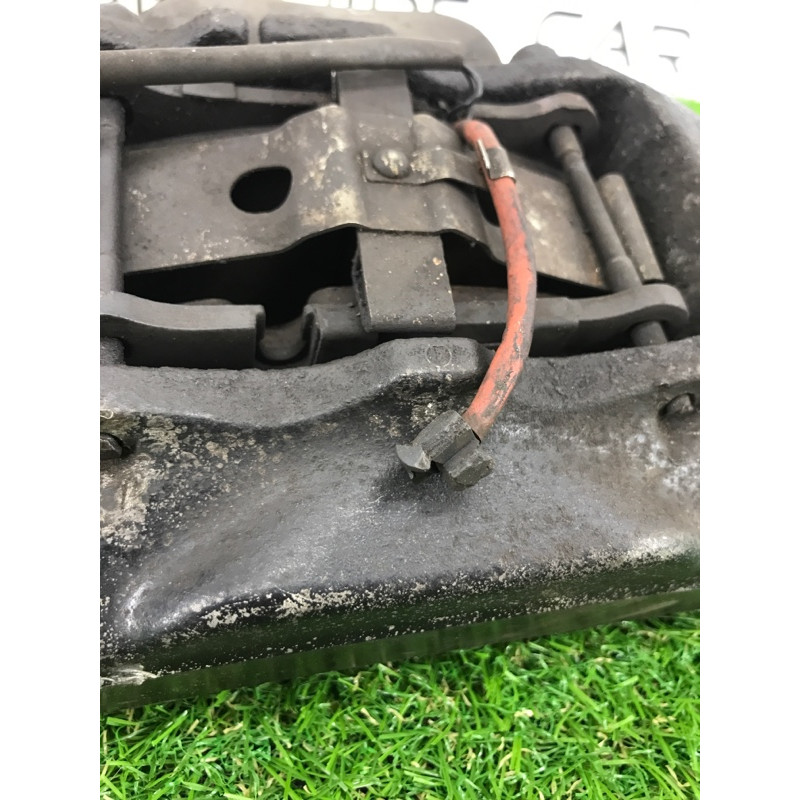 Гальмівний супорт (гальмівна система) Volkswagen Touareg II NF 2013 3.0 TDI 7L6615150A