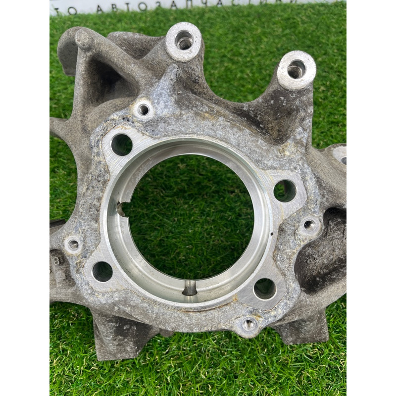 Цапфа подвески (подвеска) Volkswagen Touareg II NF 2013 3.0 TDI 7P0505436B