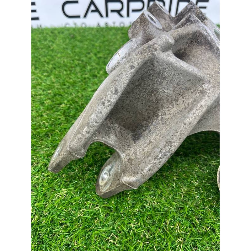 Цапфа подвески (подвеска) Volkswagen Touareg II NF 2013 3.0 TDI 7P0505436B