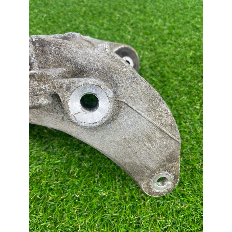 Цапфа подвески (подвеска) Volkswagen Touareg II NF 2013 3.0 TDI 7P0505436B