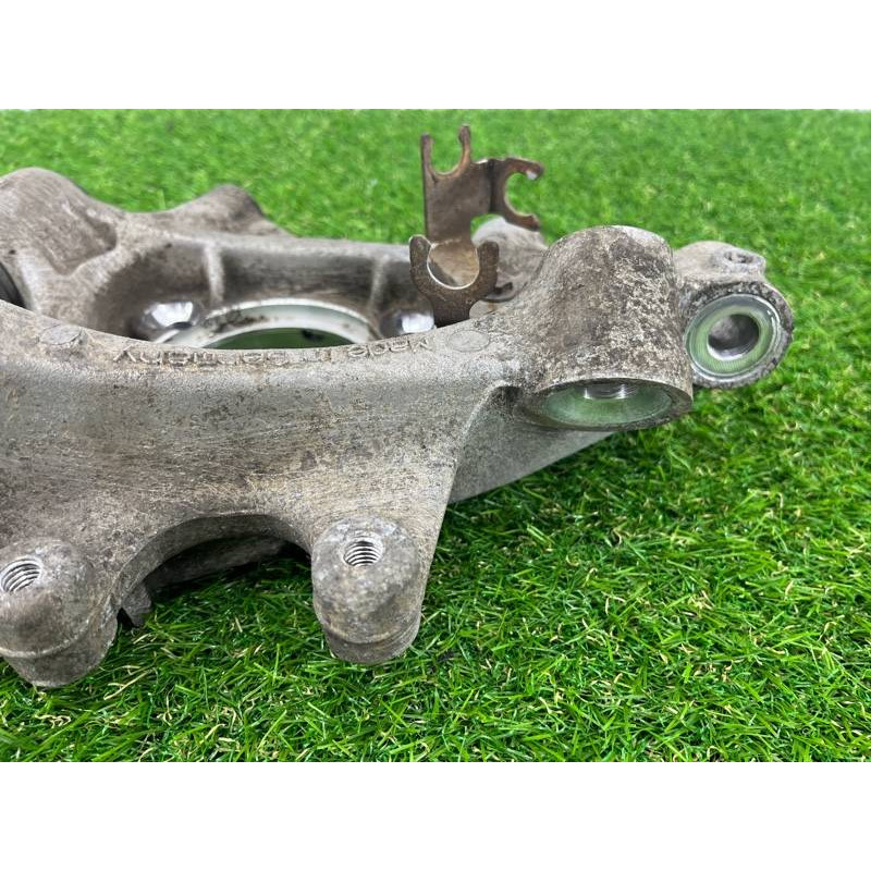 Цапфа подвески (подвеска) Volkswagen Touareg II NF 2013 3.0 TDI 7P0505436B