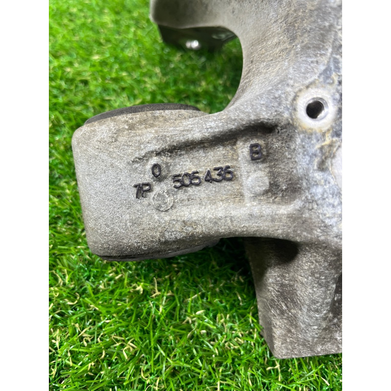 Цапфа подвески (подвеска) Volkswagen Touareg II NF 2013 3.0 TDI 7P0505436B