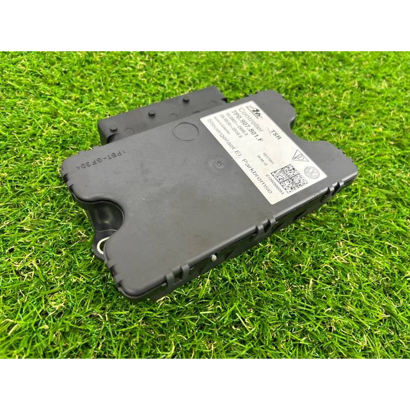 Блок управления стояночным тормозом (электрика / блоки управления) Volkswagen Touareg II NF 2013 3.0 TDI 7P0907801F