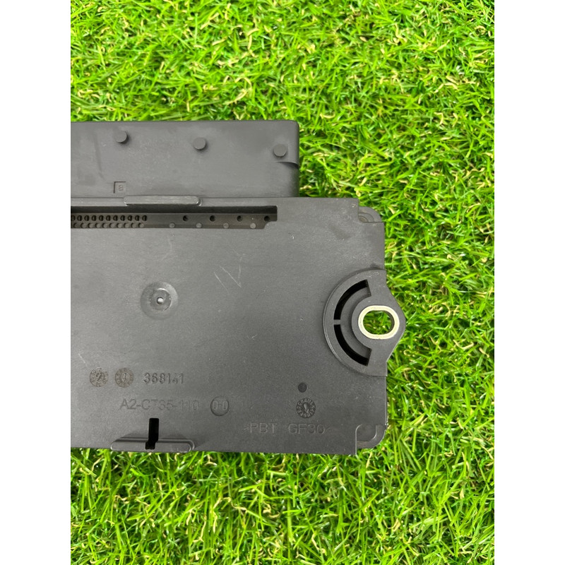 Блок управления стояночным тормозом (электрика / блоки управления) Volkswagen Touareg II NF 2013 3.0 TDI 7P0907801F