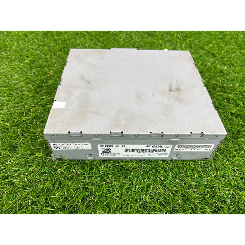 Блок радиоприемника (электрика / блоки управления) Volkswagen Touareg II NF 2013 3.0 TDI 4G0035061J