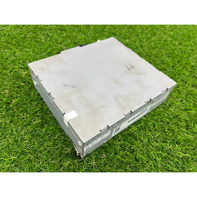 Блок радиоприемника (электрика / блоки управления) Volkswagen Touareg II NF 2013 3.0 TDI 4G0035061J