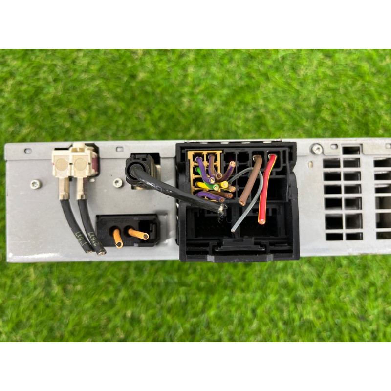 Блок радиоприемника (электрика / блоки управления) Volkswagen Touareg II NF 2013 3.0 TDI 4G0035061J