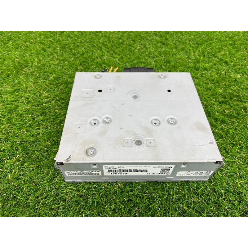 Блок радиоприемника (электрика / блоки управления) Volkswagen Touareg II NF 2013 3.0 TDI 4G0035061J