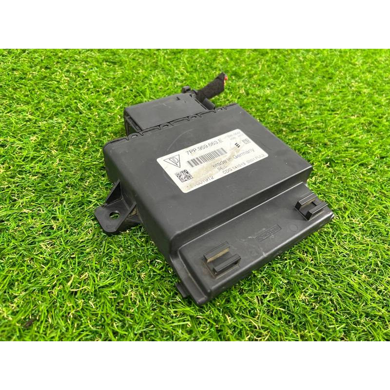 Стабилизатор напряжения (электрика / блоки управления) Volkswagen Touareg II NF 2013 3.0 TDI 7PP959663E