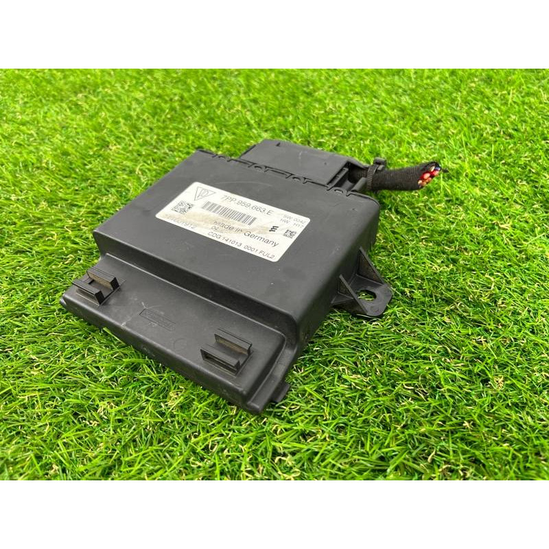 Стабилизатор напряжения (электрика / блоки управления) Volkswagen Touareg II NF 2013 3.0 TDI 7PP959663E