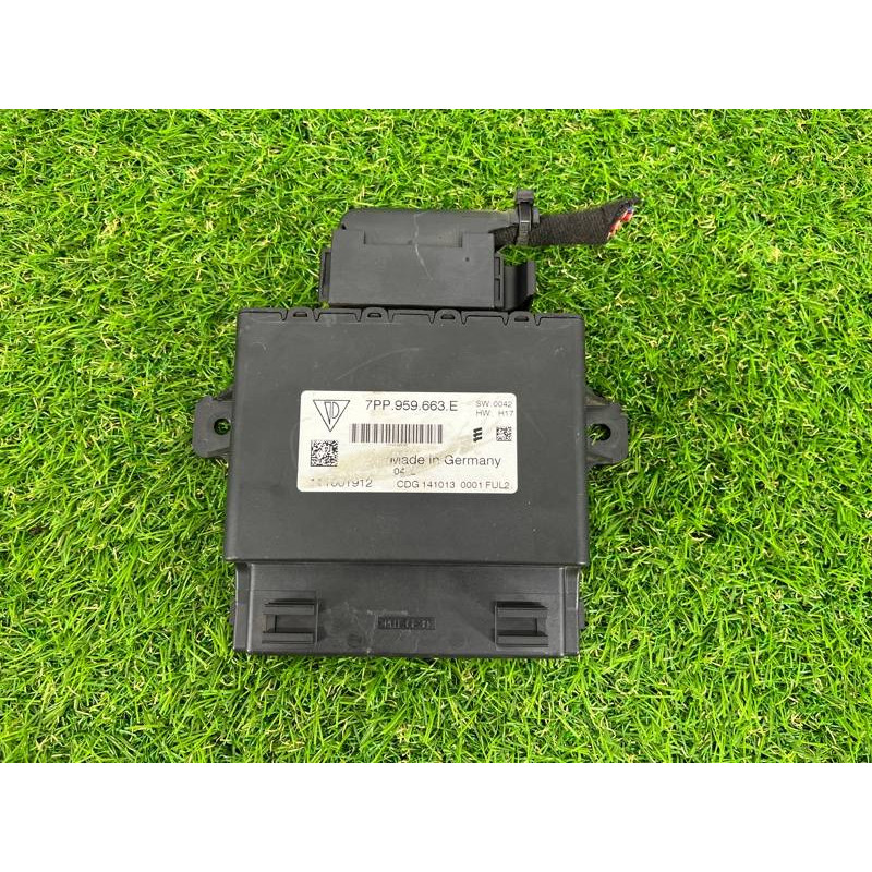 Стабилизатор напряжения (электрика / блоки управления) Volkswagen Touareg II NF 2013 3.0 TDI 7PP959663E