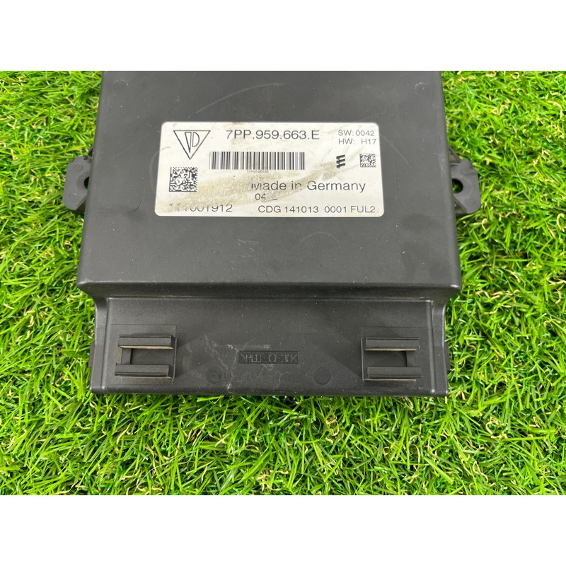 Стабилизатор напряжения (электрика / блоки управления) Volkswagen Touareg II NF 2013 3.0 TDI 7PP959663E