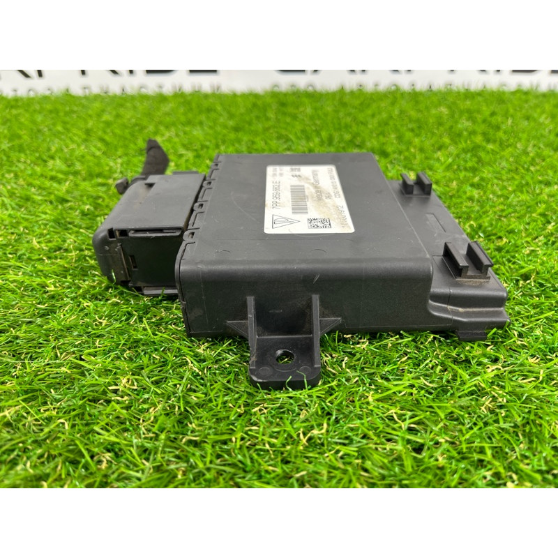 Стабилизатор напряжения (электрика / блоки управления) Volkswagen Touareg II NF 2013 3.0 TDI 7PP959663E