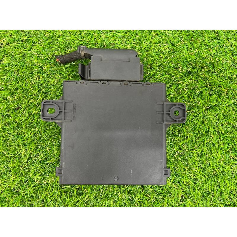 Стабилизатор напряжения (электрика / блоки управления) Volkswagen Touareg II NF 2013 3.0 TDI 7PP959663E