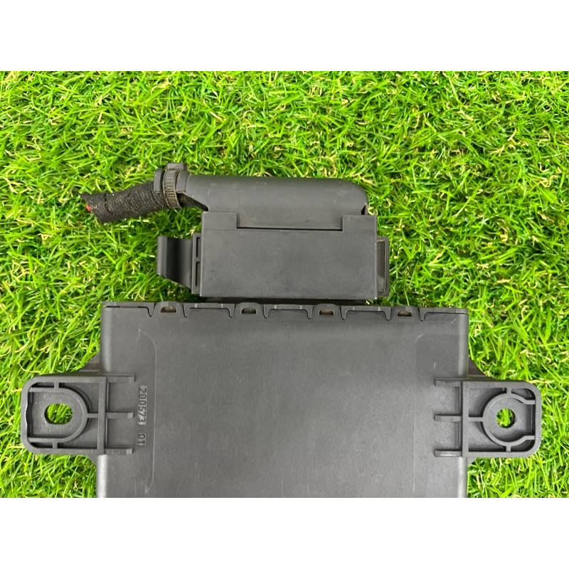 Стабилизатор напряжения (электрика / блоки управления) Volkswagen Touareg II NF 2013 3.0 TDI 7PP959663E