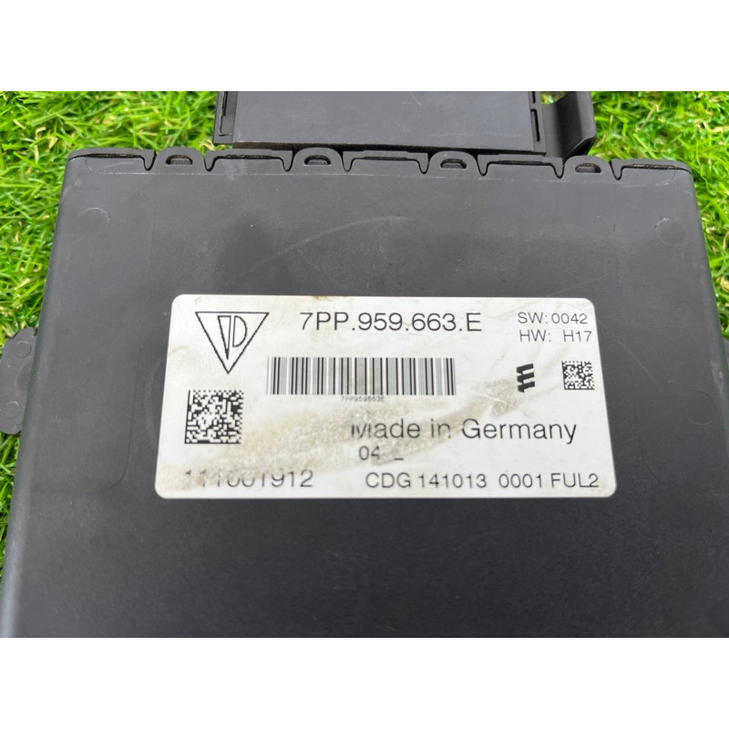 Стабилизатор напряжения (электрика / блоки управления) Volkswagen Touareg II NF 2013 3.0 TDI 7PP959663E