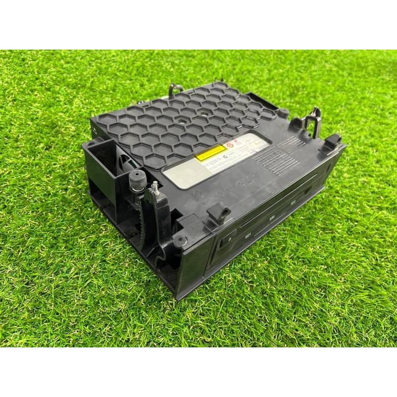 Магнитофон (электрика) Volkswagen Touareg II NF 2013 3.0 TDI 7P6035670E