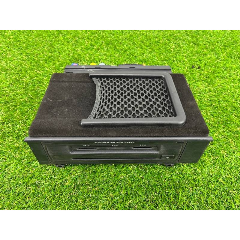 Магнитофон (электрика) Volkswagen Touareg II NF 2013 3.0 TDI 7P6035670E