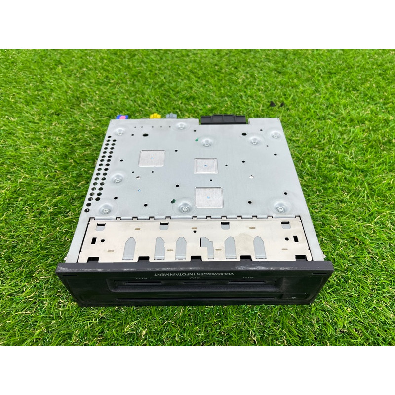 Магнитофон (электрика) Volkswagen Touareg II NF 2013 3.0 TDI 7P6035670E