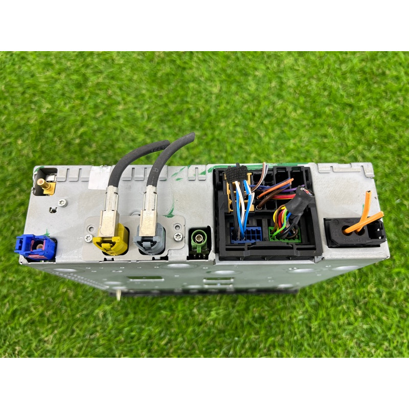 Магнитофон (электрика) Volkswagen Touareg II NF 2013 3.0 TDI 7P6035670E