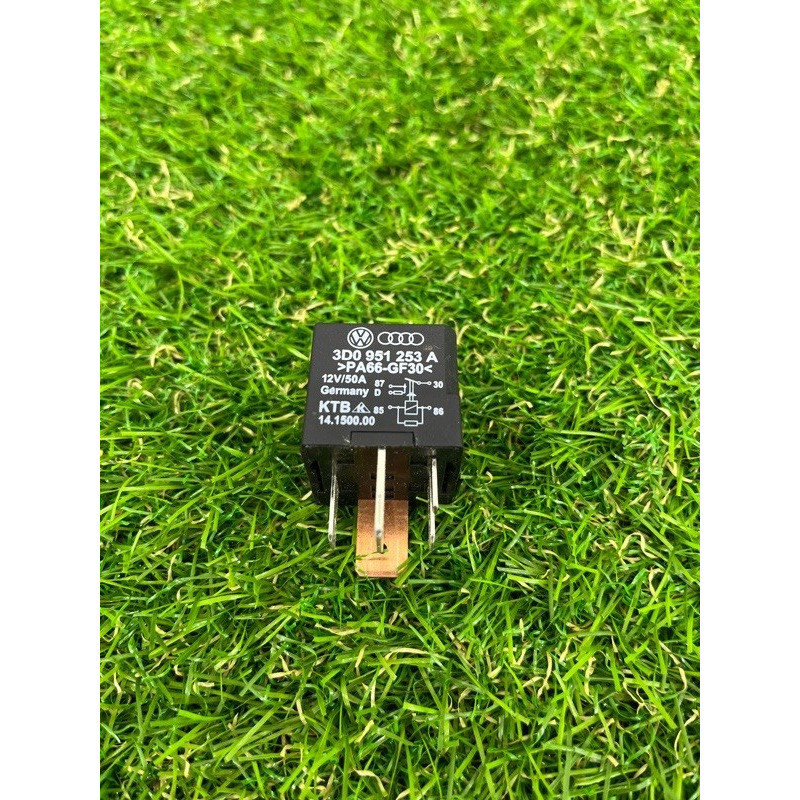 Реле (электрика) Volkswagen Touareg II NF 2013 3.0 TDI 3D0951253A