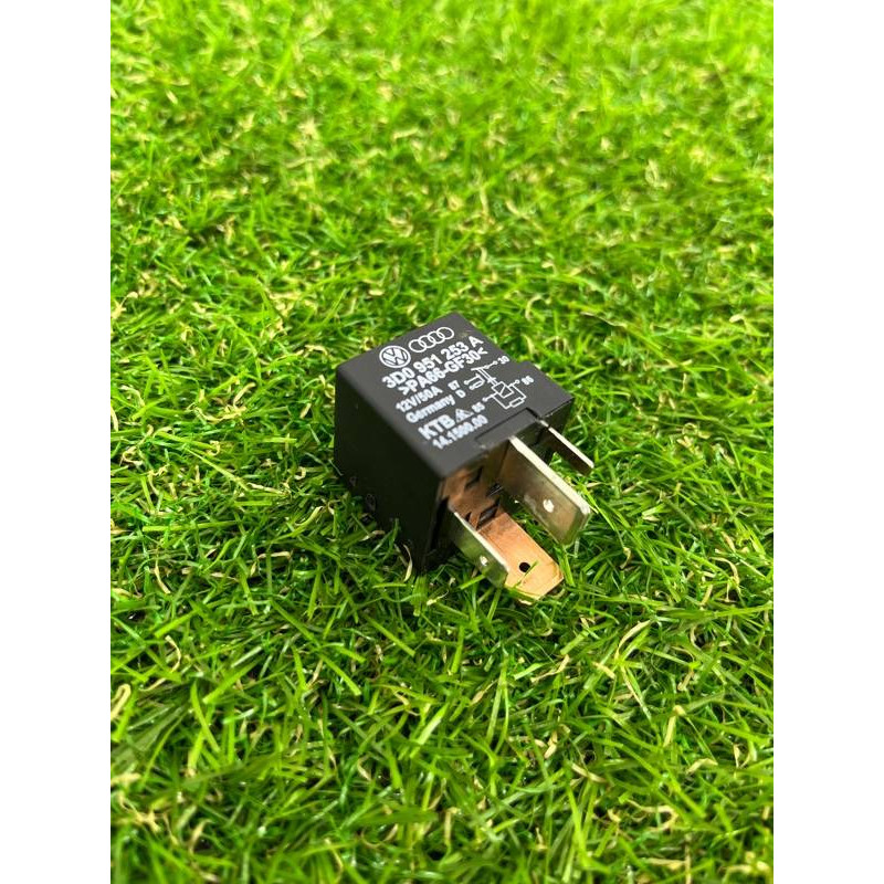 Реле (электрика) Volkswagen Touareg II NF 2013 3.0 TDI 3D0951253A