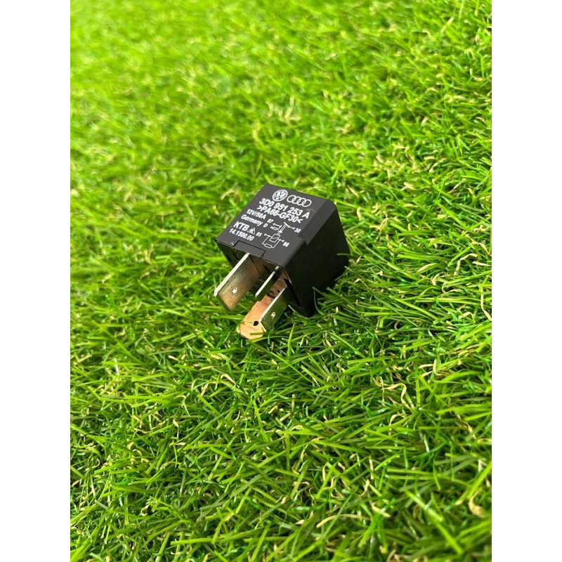 Реле (электрика) Volkswagen Touareg II NF 2013 3.0 TDI 3D0951253A