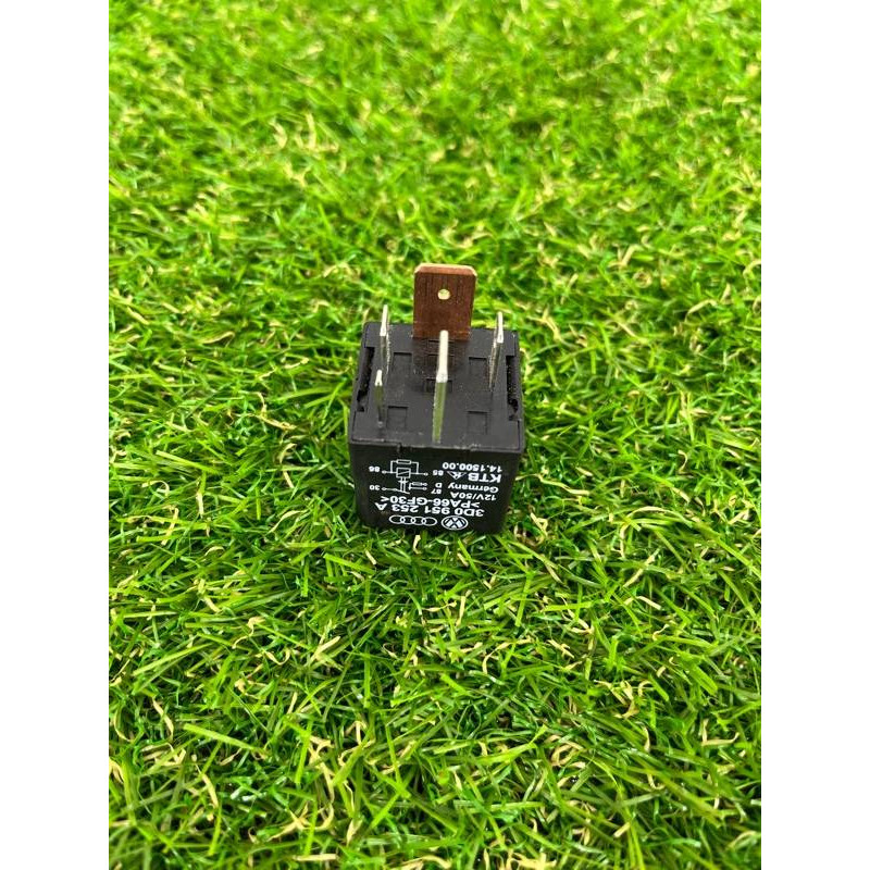 Реле (электрика) Volkswagen Touareg II NF 2013 3.0 TDI 3D0951253A