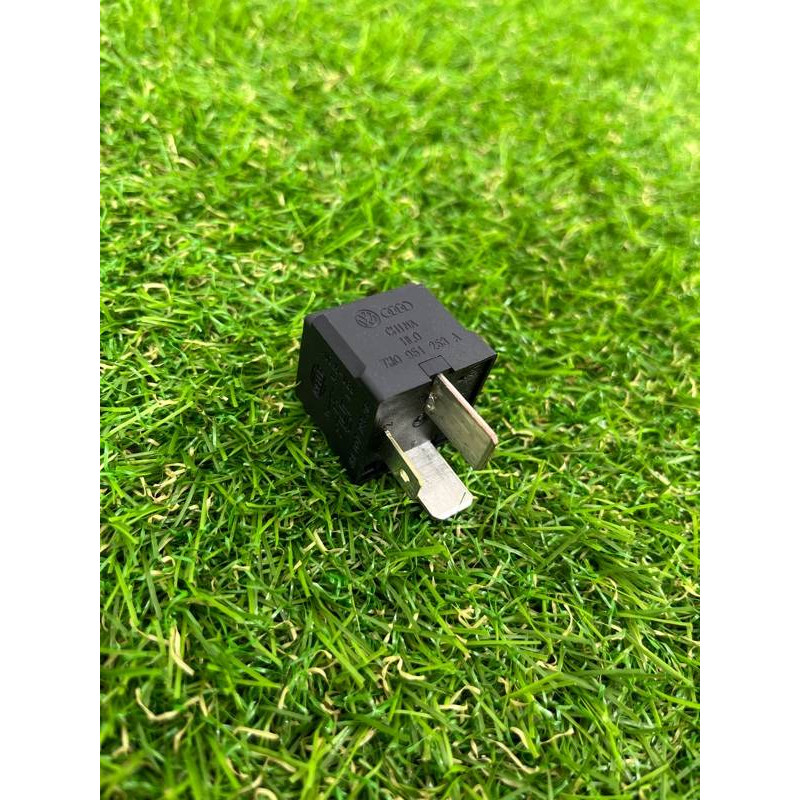 Реле (электрика) Volkswagen Touareg II NF 2013 3.0 TDI 7M0951253A