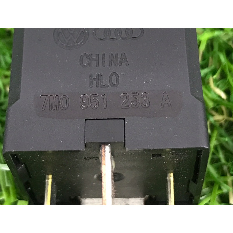 Реле (электрика) Volkswagen Touareg II NF 2013 3.0 TDI 7M0951253A