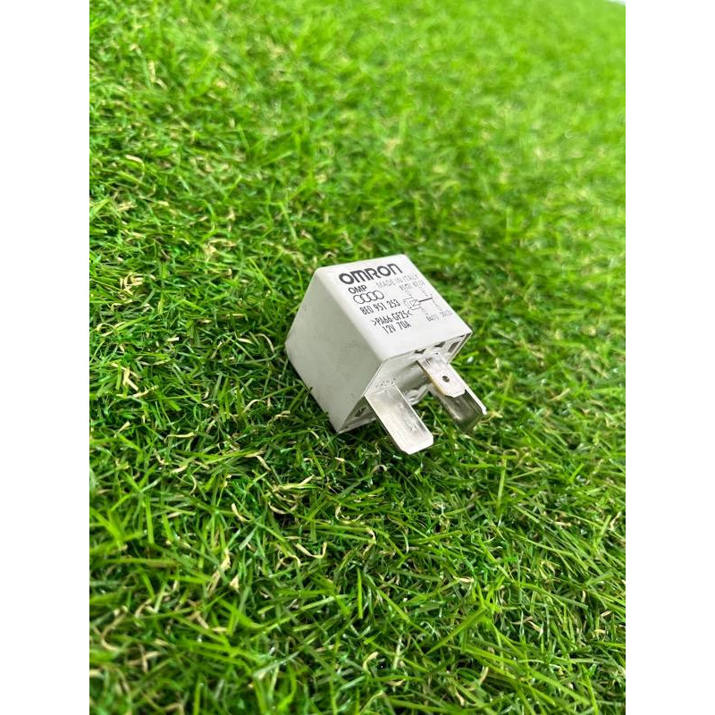 Реле (электрика) Volkswagen Touareg II NF 2013 3.0 TDI 8E0951253