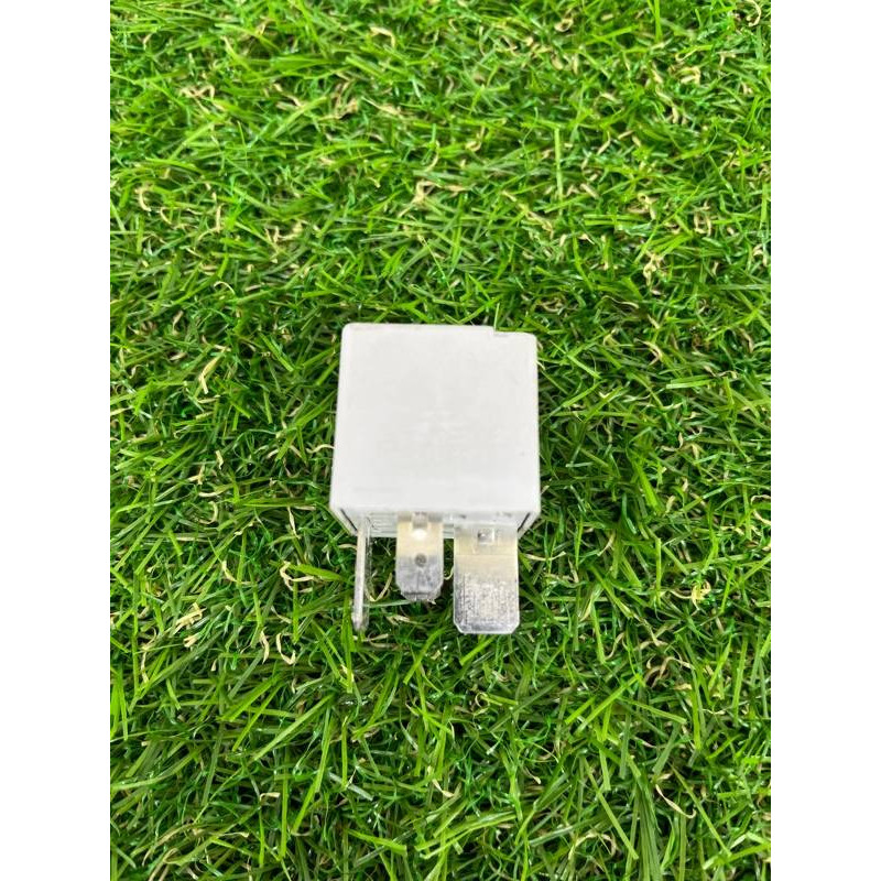 Реле (электрика) Volkswagen Touareg II NF 2013 3.0 TDI 8E0951253