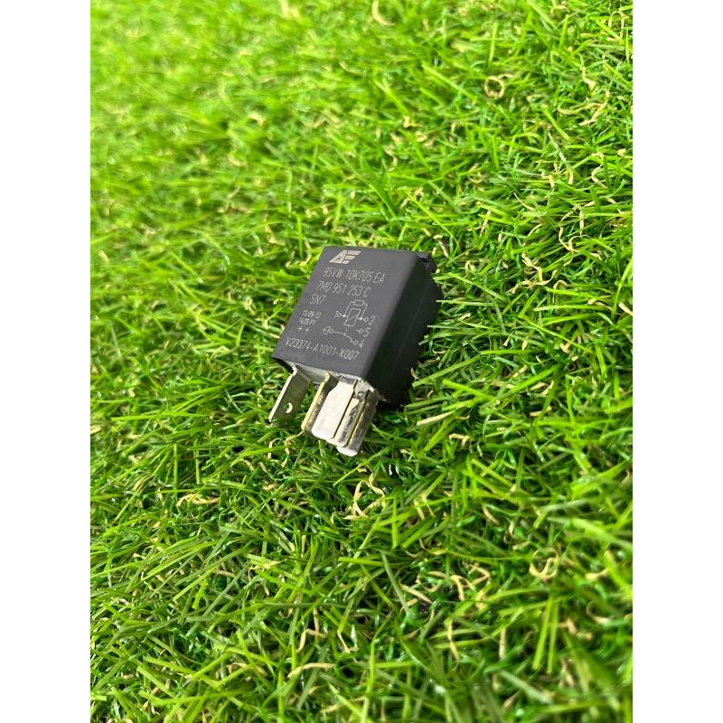 Реле (электрика) Volkswagen Touareg II NF 2013 3.0 TDI 7M0951253C