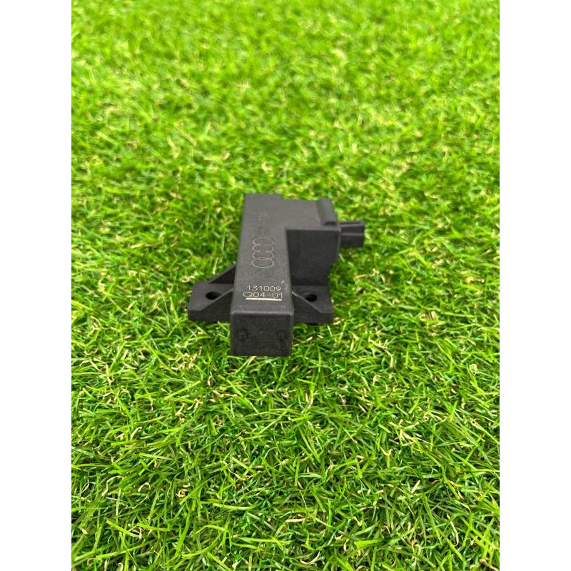 Антенна бесключевого доступа (электрика) Volkswagen Touareg II NF 2013 3.0 TDI 8K0907247