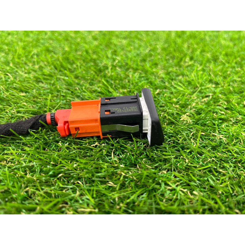 Кнопка парктроника (электрика / кнопки) Volkswagen Touareg II NF 2013 3.0 TDI 7P6927122