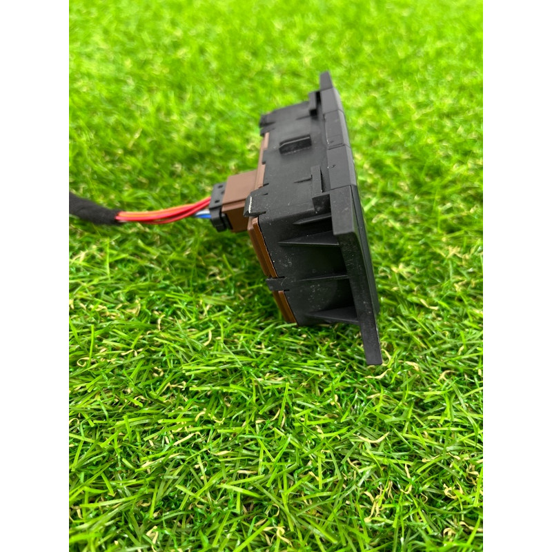 Кнопка ESP (электрика / кнопки) Volkswagen Touareg II NF 2013 3.0 TDI 7P6927127F