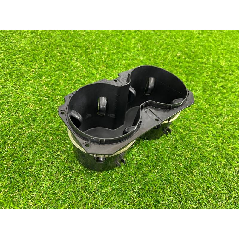 Подстаканник (салон) Volkswagen Touareg II NF 2013 3.0 TDI 7P68586029B9