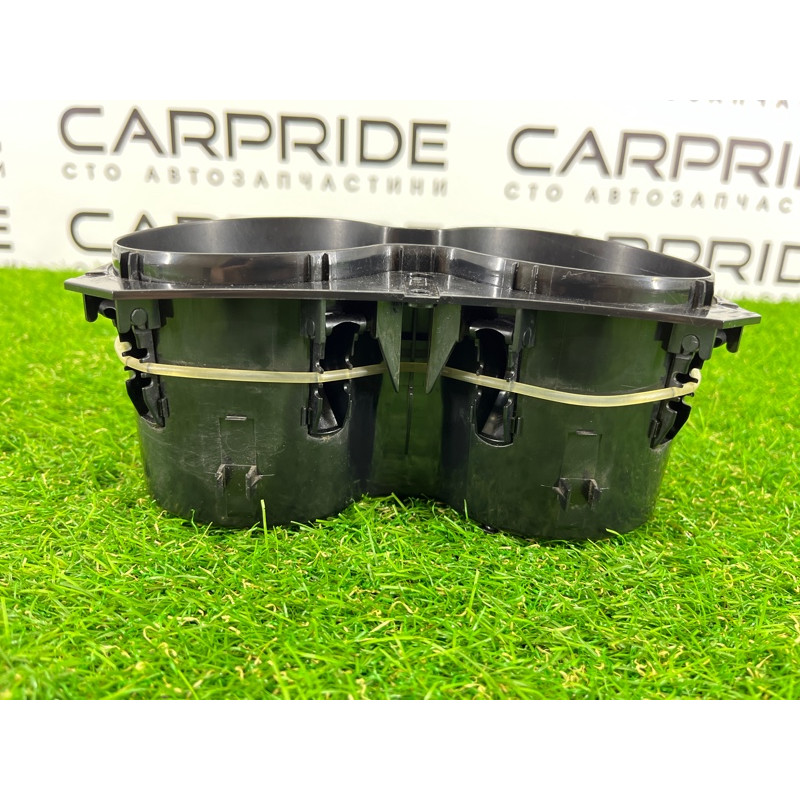 Подстаканник (салон) Volkswagen Touareg II NF 2013 3.0 TDI 7P68586029B9