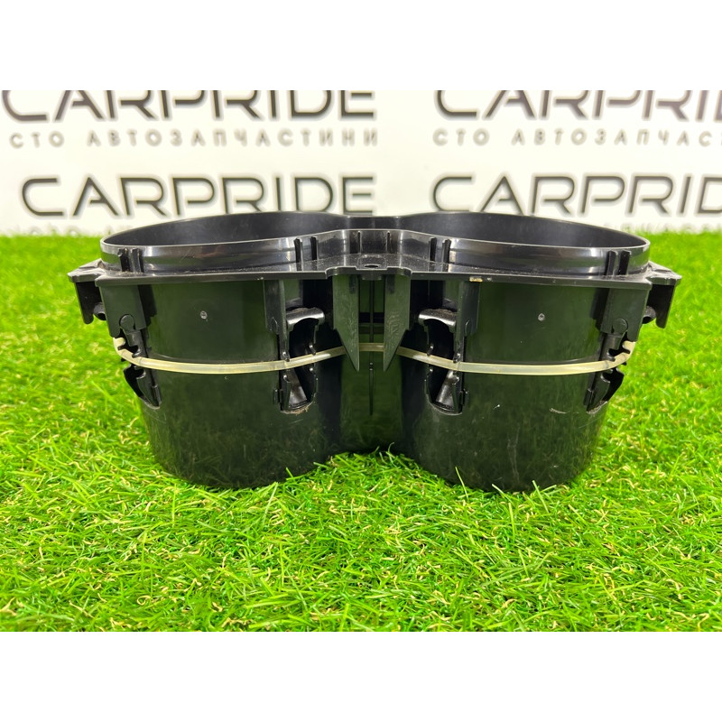 Подстаканник (салон) Volkswagen Touareg II NF 2013 3.0 TDI 7P68586029B9