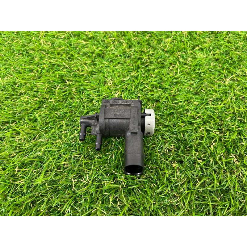 Вакуумный клапан (двигатель и элементы) Volkswagen Touareg II NF 2013 3.0 TDI 1K0906283A