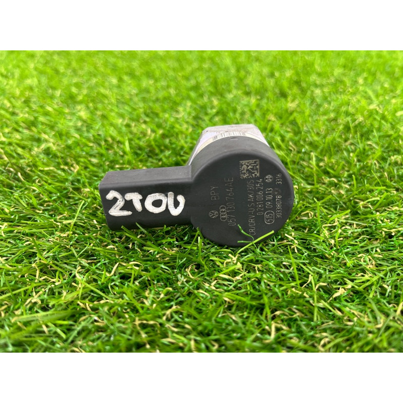 Регулятор давления топлива (топливная система) Volkswagen Touareg II NF 2013 3.0 TDI 057130764AE