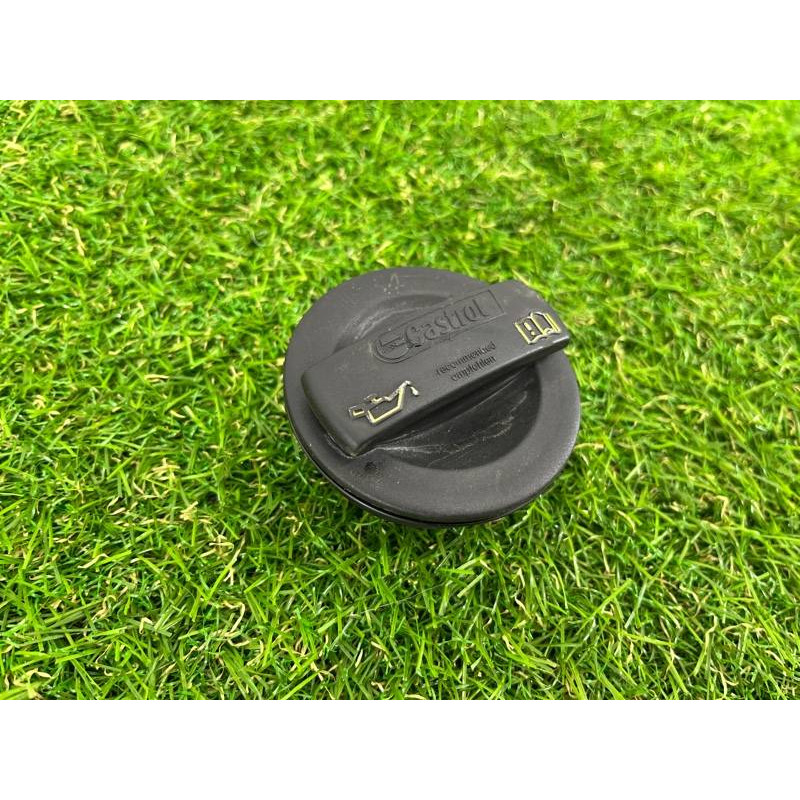 Крышка маслозаливной горловины (двигатель и элементы) Volkswagen Touareg II NF 2013 3.0 TDI 06C103485N