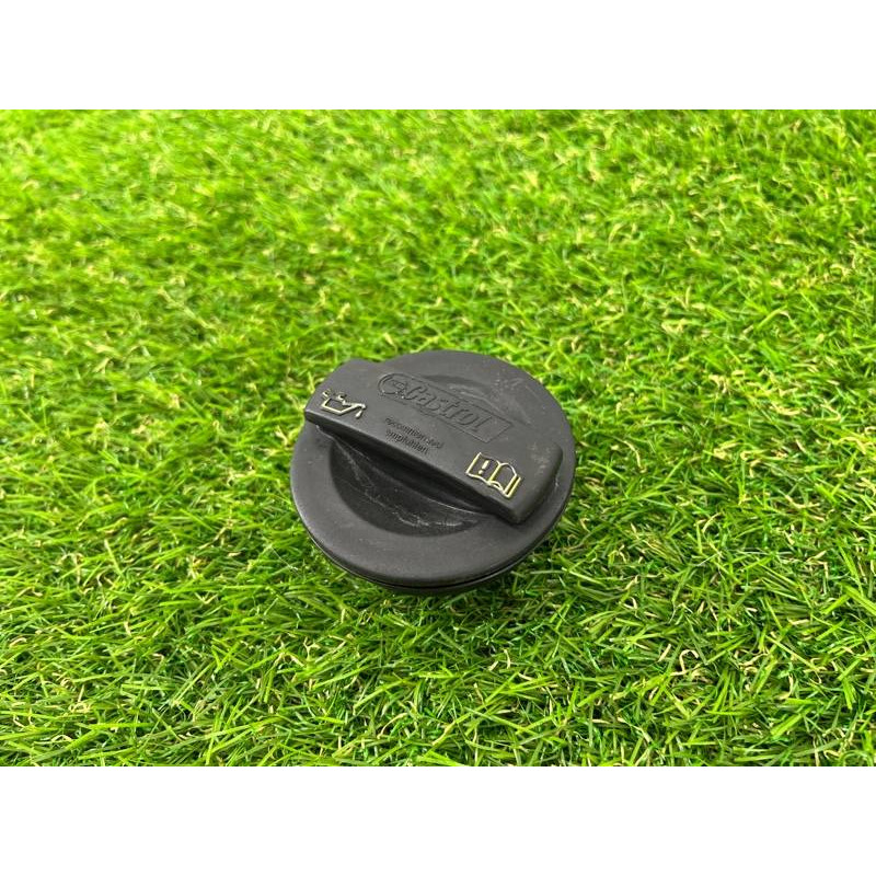 Крышка маслозаливной горловины (двигатель и элементы) Volkswagen Touareg II NF 2013 3.0 TDI 06C103485N