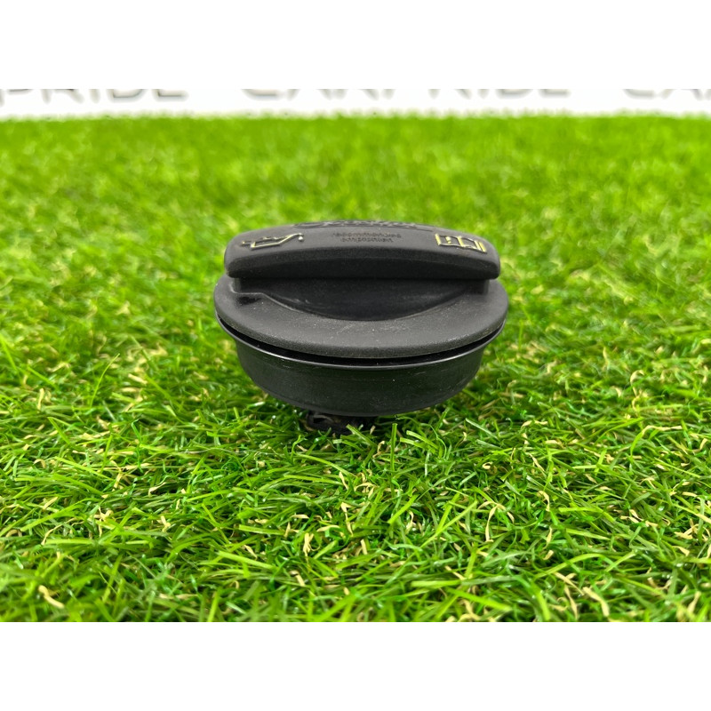 Крышка маслозаливной горловины (двигатель и элементы) Volkswagen Touareg II NF 2013 3.0 TDI 06C103485N