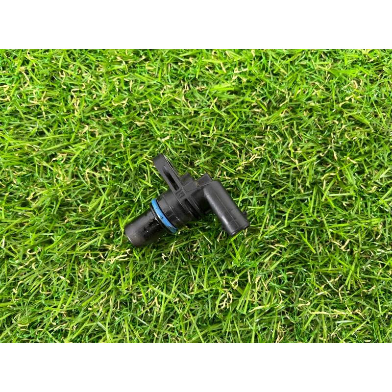 Датчик положения распредвала (электрика двигателя) Volkswagen Touareg II NF 2013 3.0 TDI 07L905163C