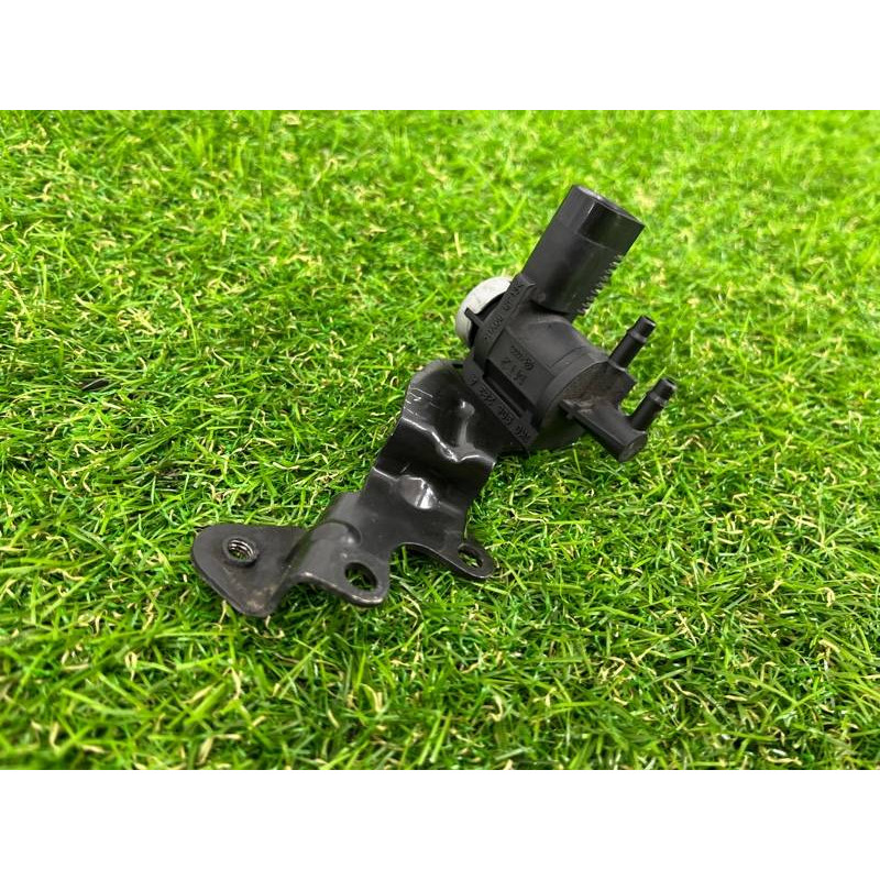 Вакуумный клапан (двигатель и элементы) Volkswagen Touareg II NF 2013 3.0 TDI 1K0906283A