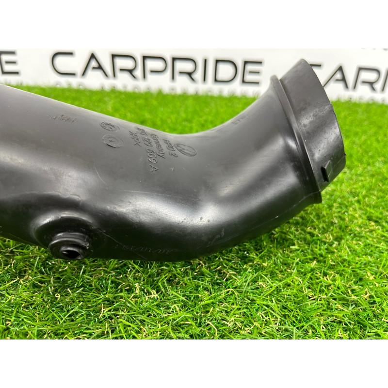 Патрубок воздушного фильтра (впускная система) Volkswagen Touareg II NF 2013 3.0 TDI 7P6129609A