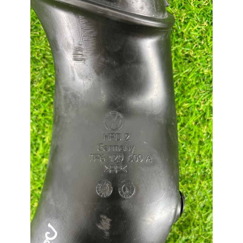 Патрубок воздушного фильтра (впускная система) Volkswagen Touareg II NF 2013 3.0 TDI 7P6129609A