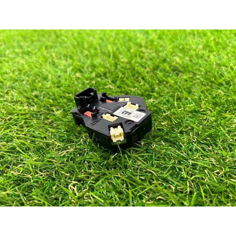 Блок управления рулевого колеса (электрика / блоки управления) Volkswagen Touareg II NF 2013 3.0 TDI 7P6959542A